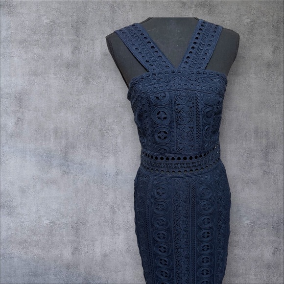 Lulus Cocktail Ready Navy Blue Crochet Lace Midi Dress. Size M. PP 16. L 40 - Picture 2 of 6
